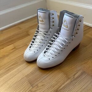 Jackson Competitor Figure Skates